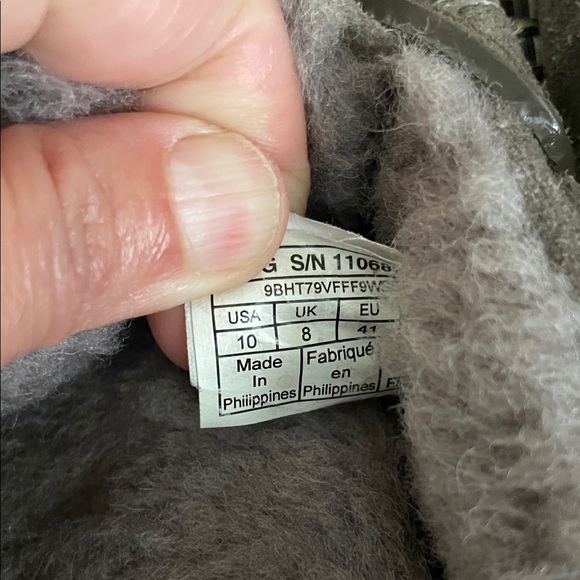 WOMEN'S UGG DAKOTA – COZY SUEDE MOCCASIN WITH WOOL LINING - Picture 6 of 6